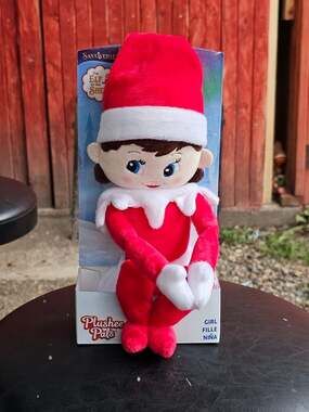 The Elf on the Shelf - Plushee Pals: New girl Light - 17" – ,